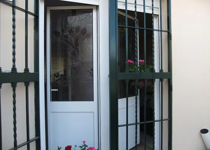 Apartment Cozy And Charming House In