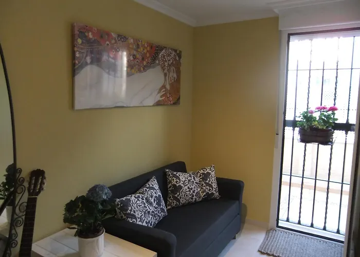 Cozy And Charming House In Apartment
